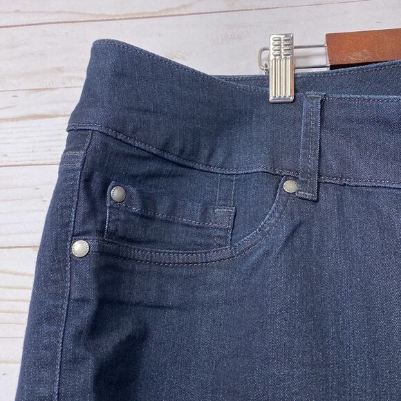 Torrid Jeggings Skinny Dark Wash Short Jeans - Picture 8 of 16